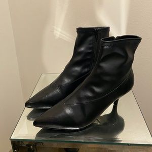 Sexy TopShop  Kitten Heel Sock Boot side zip sz 8.5 leather/ fabric w/tag